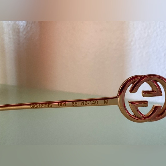 Gucci Violet Rimless Sunglasses with Gold Temples main image 9